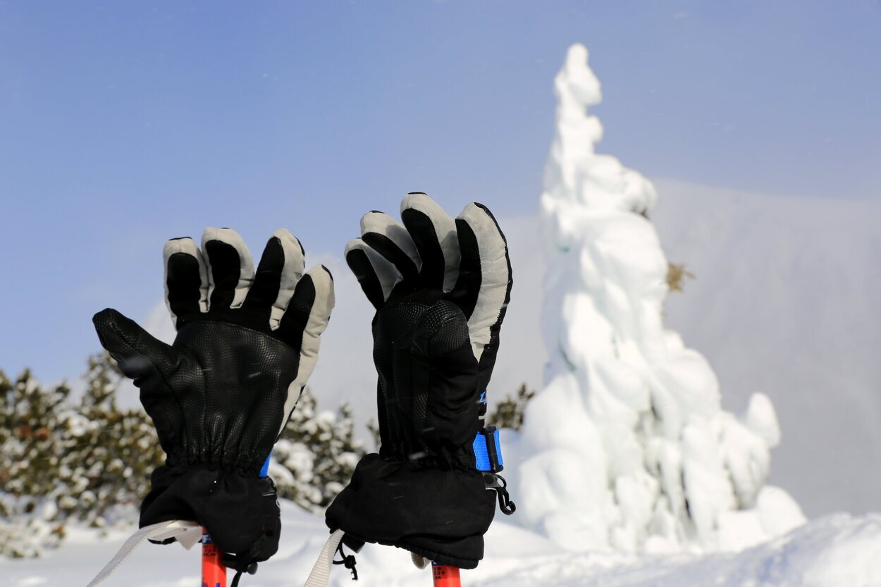 Los guantes de esquí protegen de cualquier caída