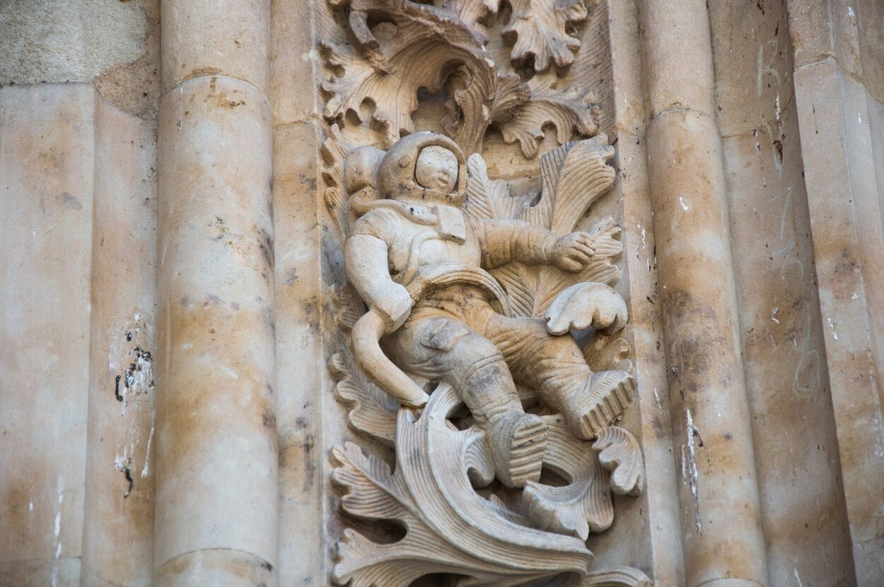 El astronauta de la fachada principal de la Catedral de Salamanca