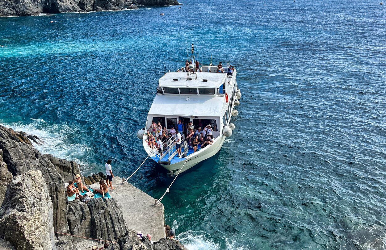 El barco, una opción atractiva para moverse por Cinque Terre