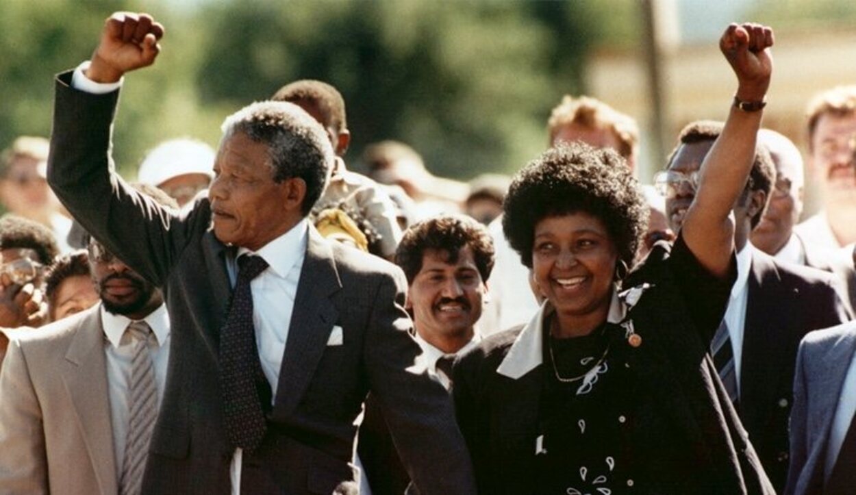 Nelson Mandela tras su salida de la prisión de Víctor Verster en 1990