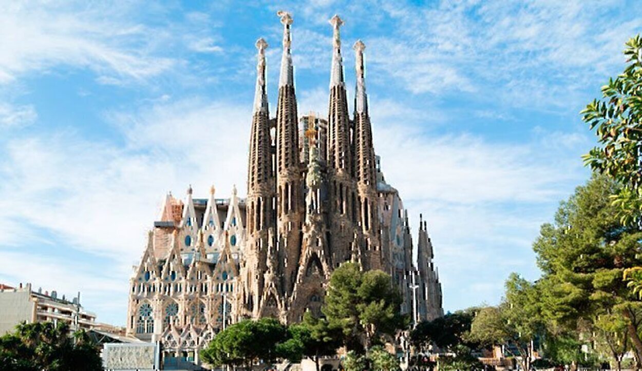 El templo de Gaudí es el símbolo del modernismo que impregna la ciudad