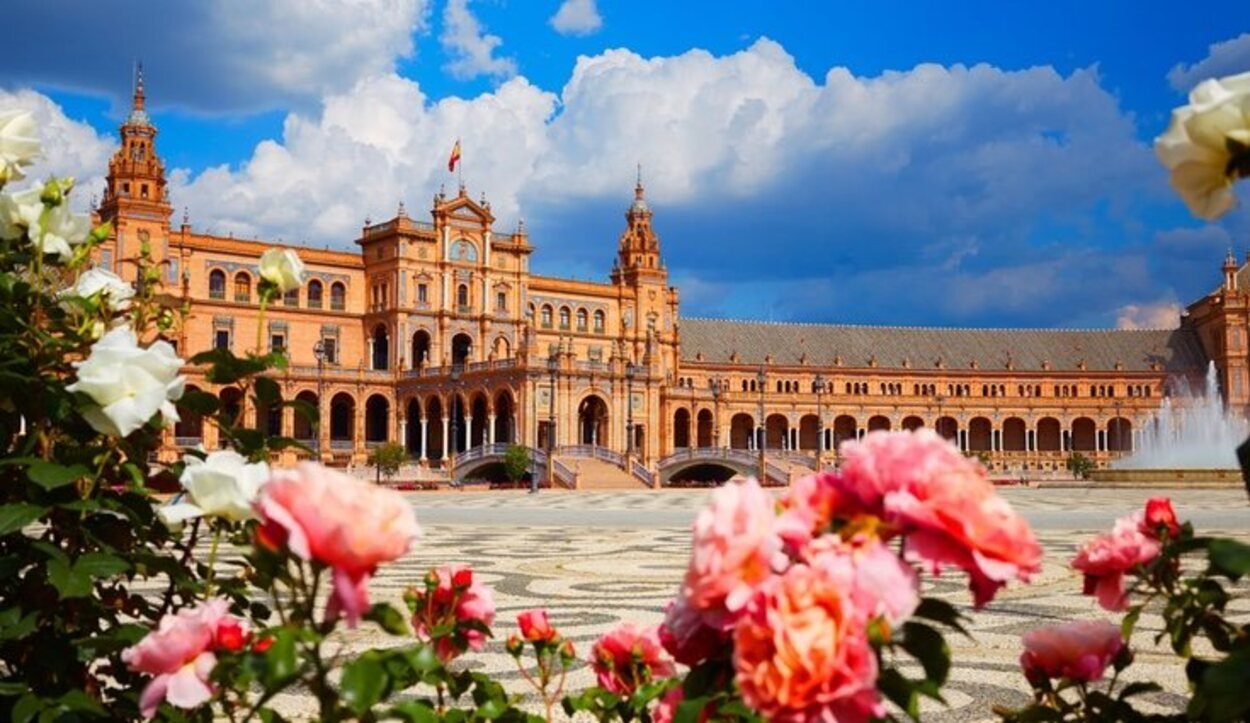 Sevilla tiene un aroma y una arquitecturas que harán muy especial tu viaje