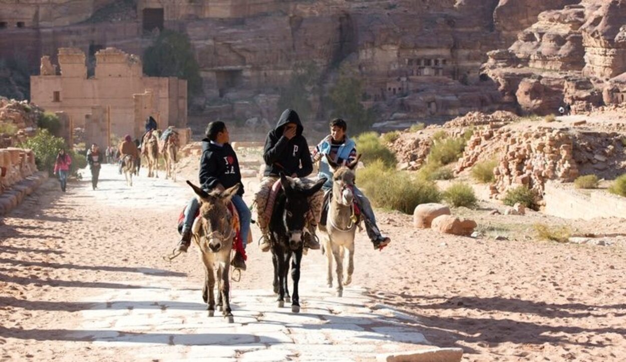 Petra alberga más de 800 monumentos a sus espaldas, entre religiosos y civiles