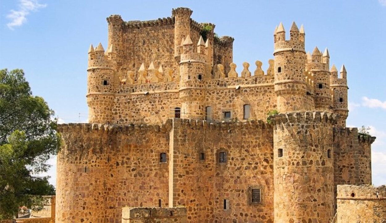 Este castillo está construido de manera distinta a otros de Toledo