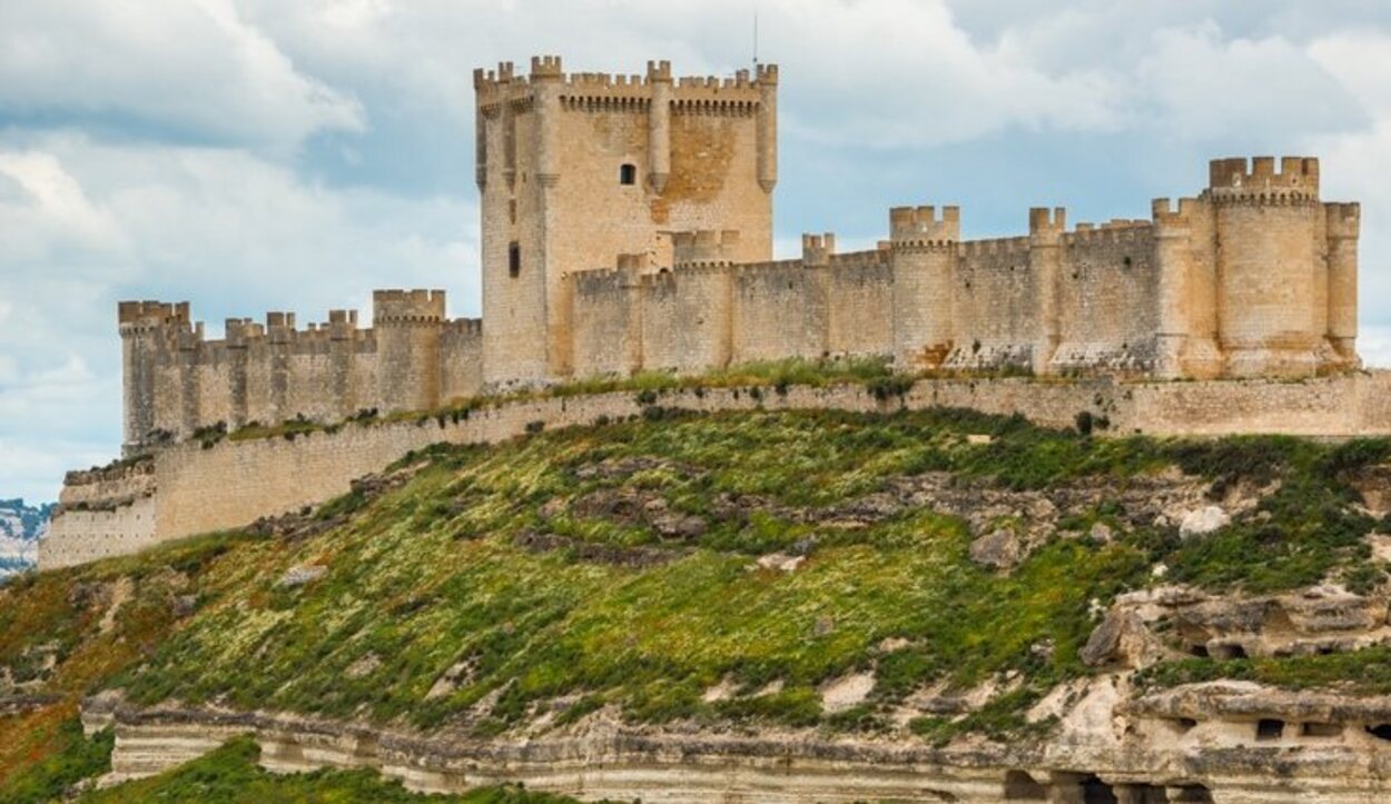 El castillo de Peñafiel, una de las postales más famosas de la Ribera del Duero