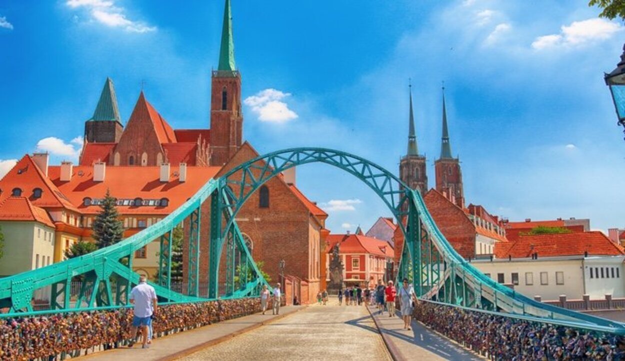 El puente de los candados de Wroclaw te llevará hasta la Catedral de la ciudad