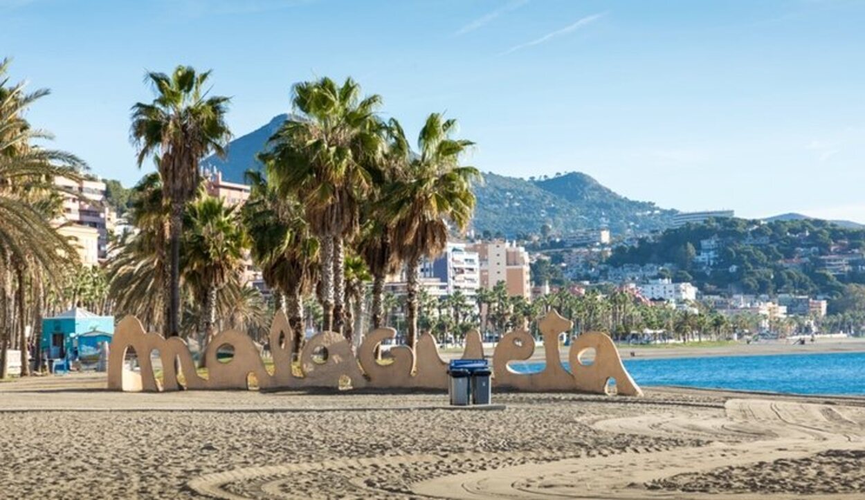 La playa de la Malagueta es de las más populares de Málaga