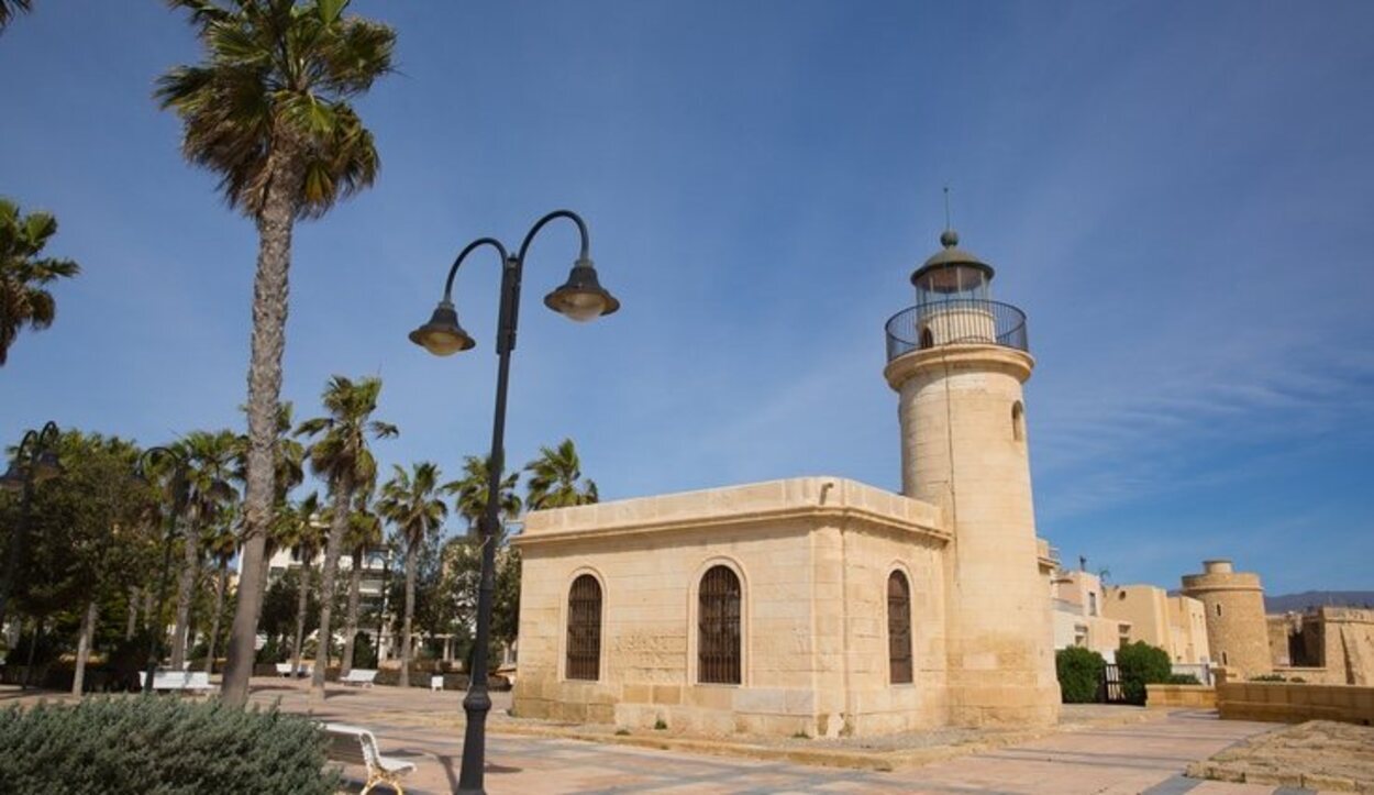 El faro de Roquetas de Mar es ahora un museo marítimo