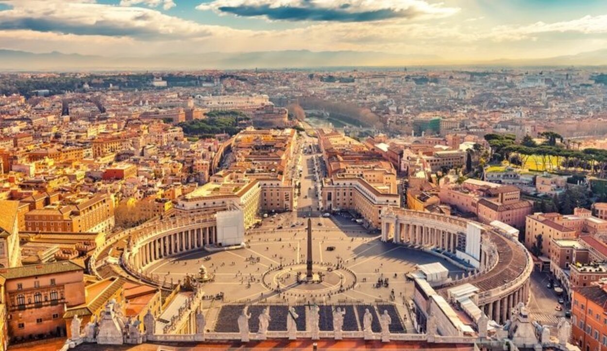 Una de las curiosidades de Ciudad del Vaticano es que el obelísco central procede de Egipto 