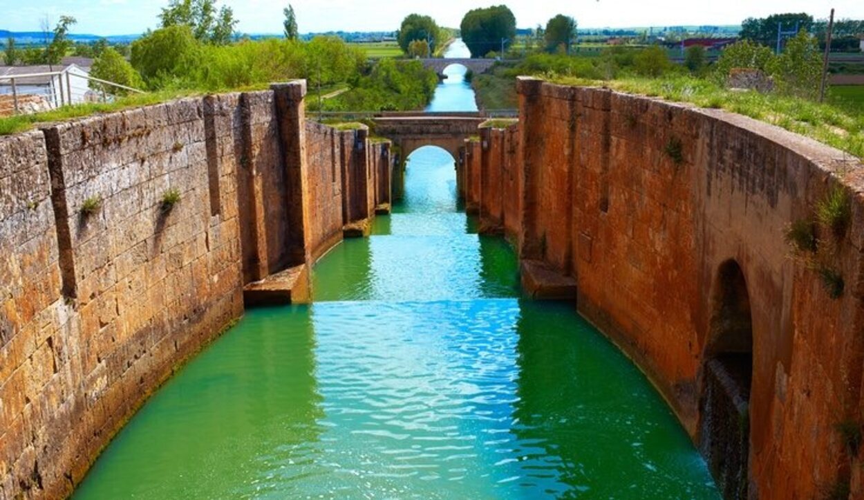 El Canal de Castilla es una de las obras más importantes de los siglos XVIII y XIX