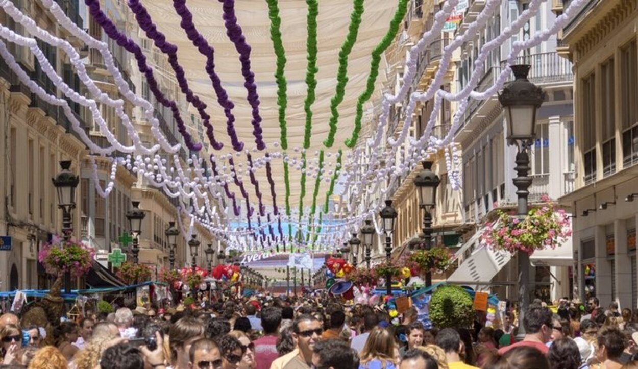 La calle Larios vestida de gala para la Feria de Málaga