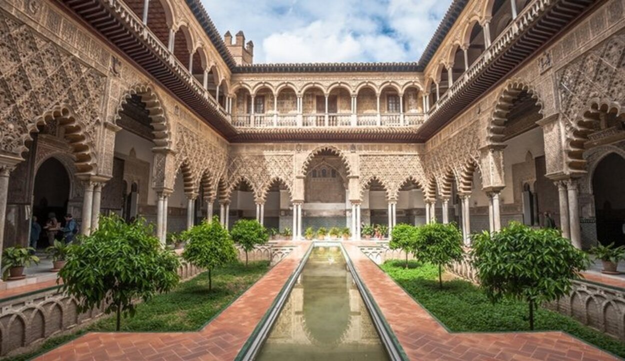 No puedes olvidar visitar el Alcázar de Sevilla 