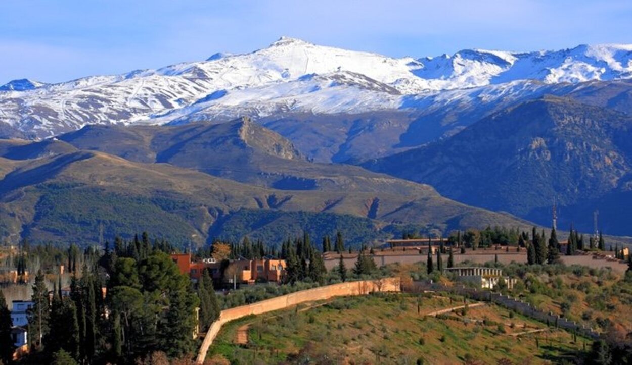 Sierra Nevada posee el pico más alto de la Península Ibérica, el Mulhacén