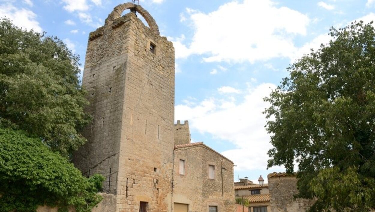 Torre de piedra en Peratallada