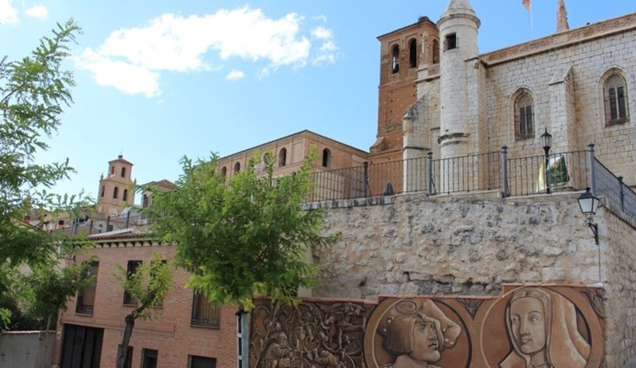 La Iglesia de San Antolín es otra de las muchas iglesias que hay en Tordesillas