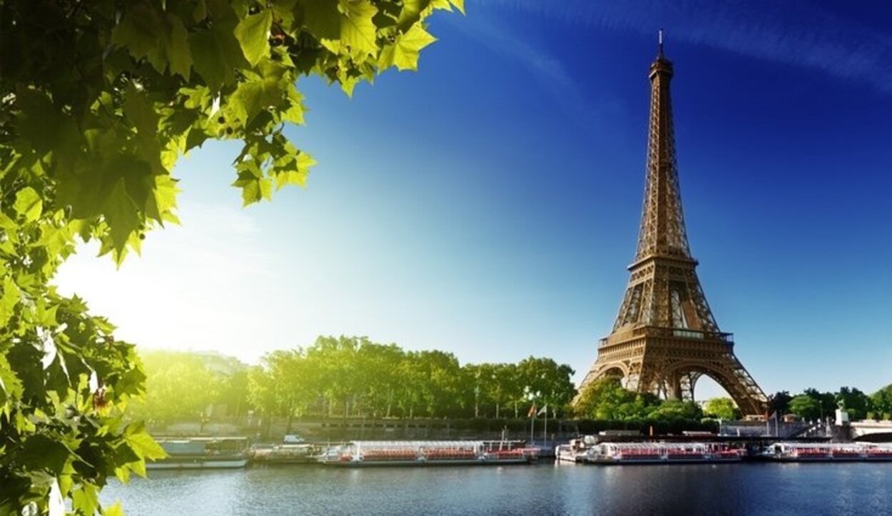 La Torre Eiffel es el monumento más transitado de París