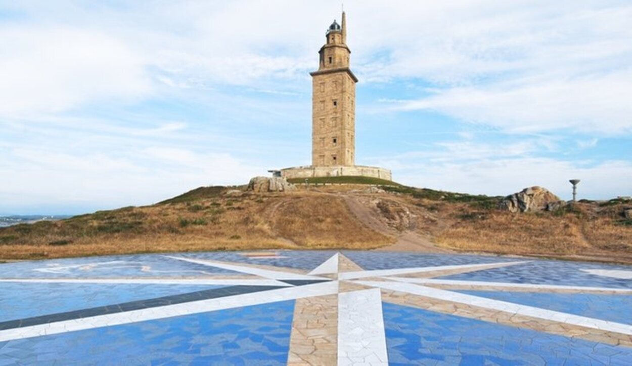 La Torre de Hércules supone un gran atractivo turístico en A Coruña