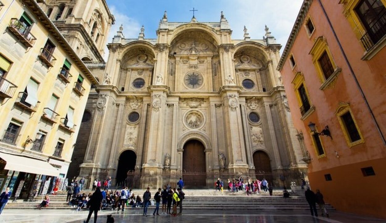 La Catedral de Granada empezó a construirse en el siglo XIV