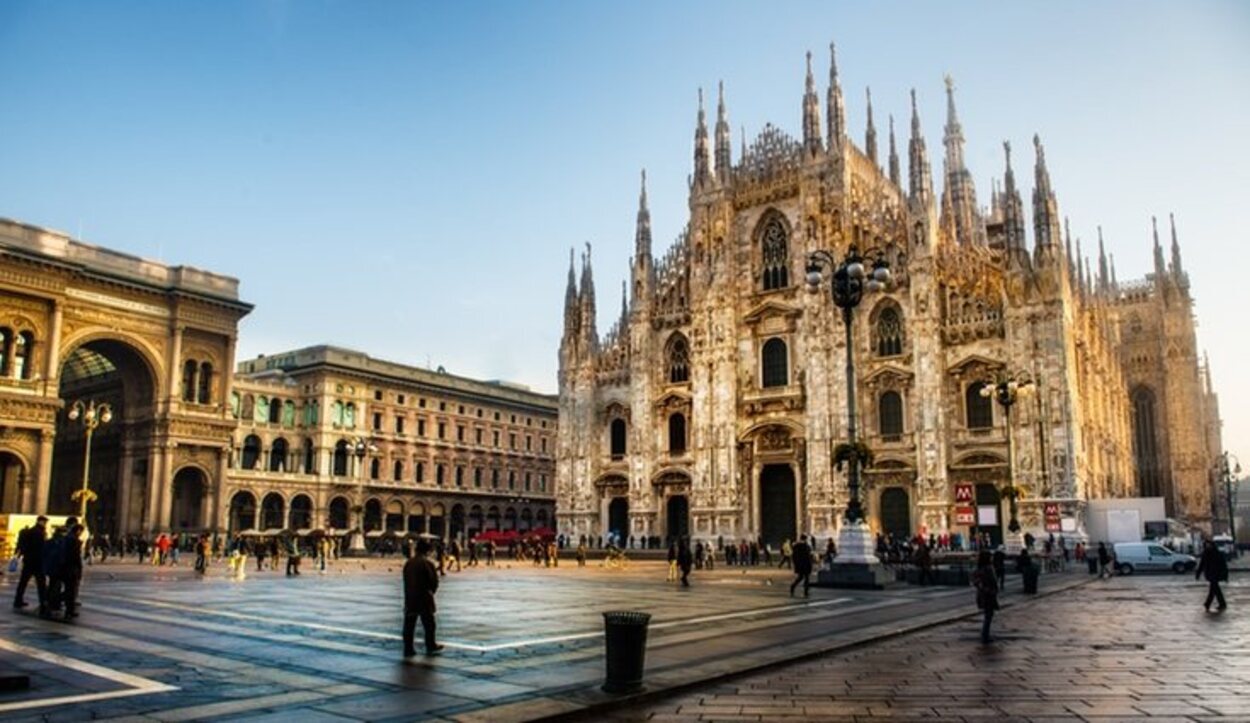 El Duomo de Milán comenzó a ser construido a mediados del siglo XIV 