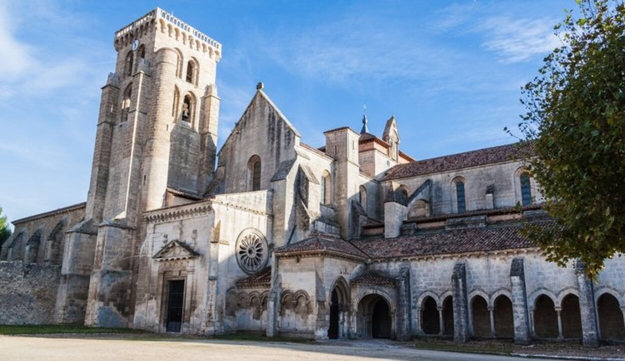 Si visitas el Monasterio de Santa María de Las Huelgas no puedes perderte su claustro
