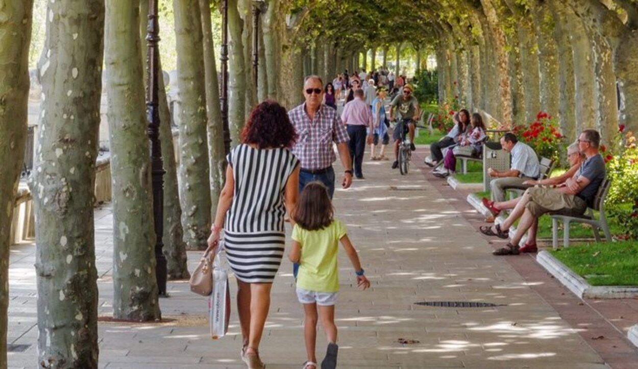 El paseo del Espolón es el paseo arbolado y ajardinado más céntrico y popular de Burgos