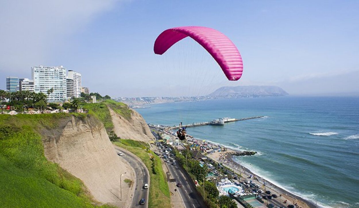 El parapente por Lima es la mejor opción para los más aventureros