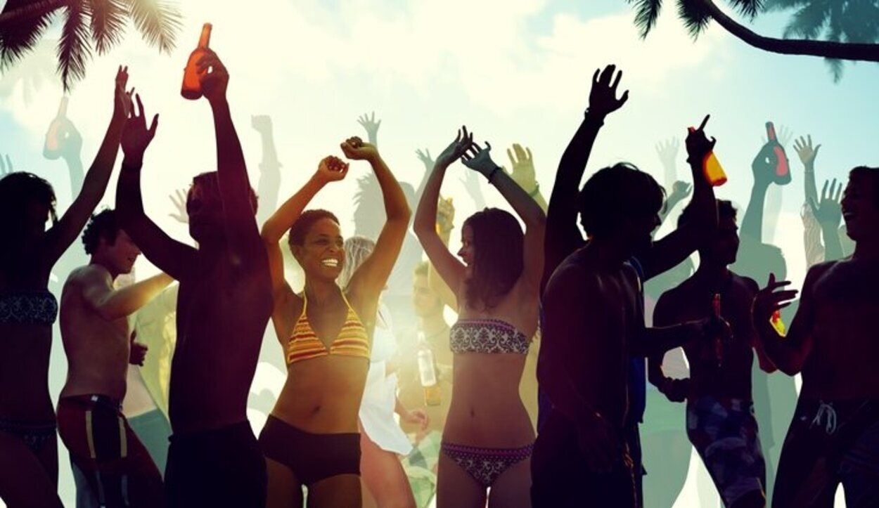 Tropicana es la mejor opción para ir de fiesta en bikini o bañador