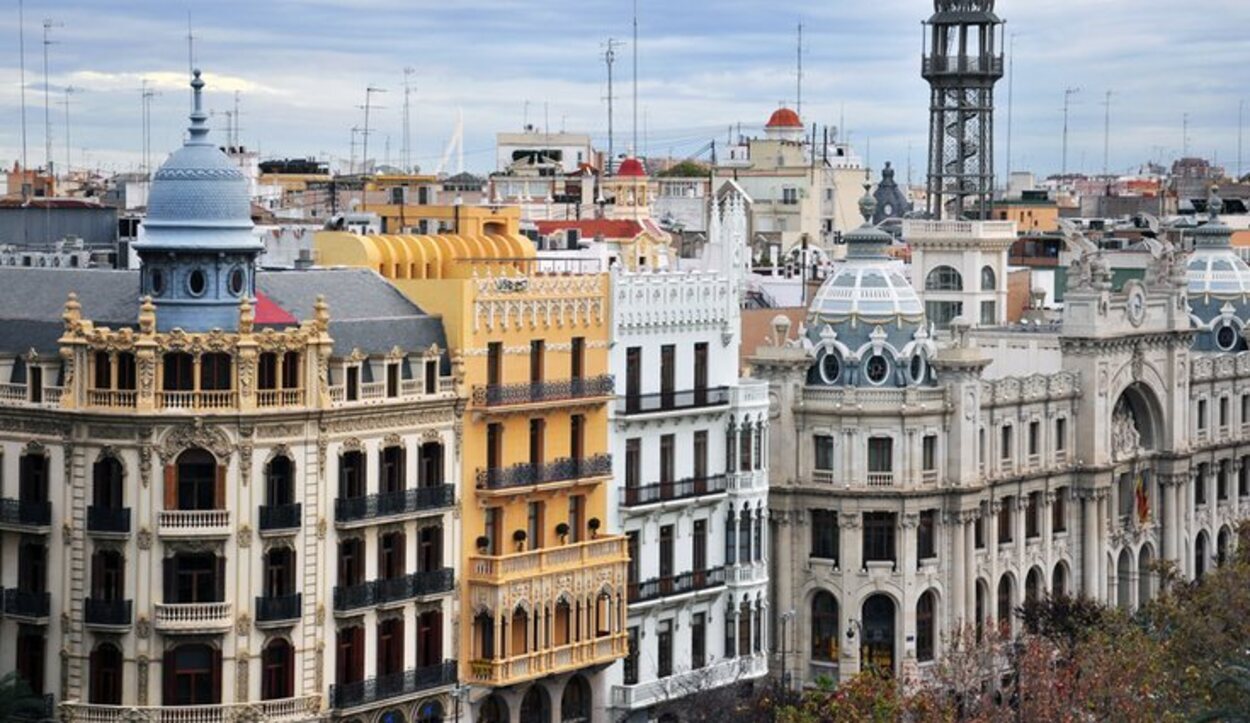 En Valencia puedes descubrir desde construcciones medievales hasta edificios de lo más innovadores
