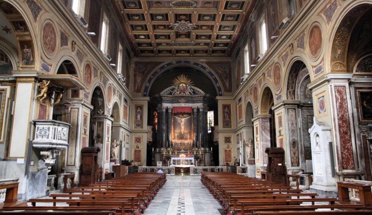 Interior de la Basílica de San Lorenzo Extramuros