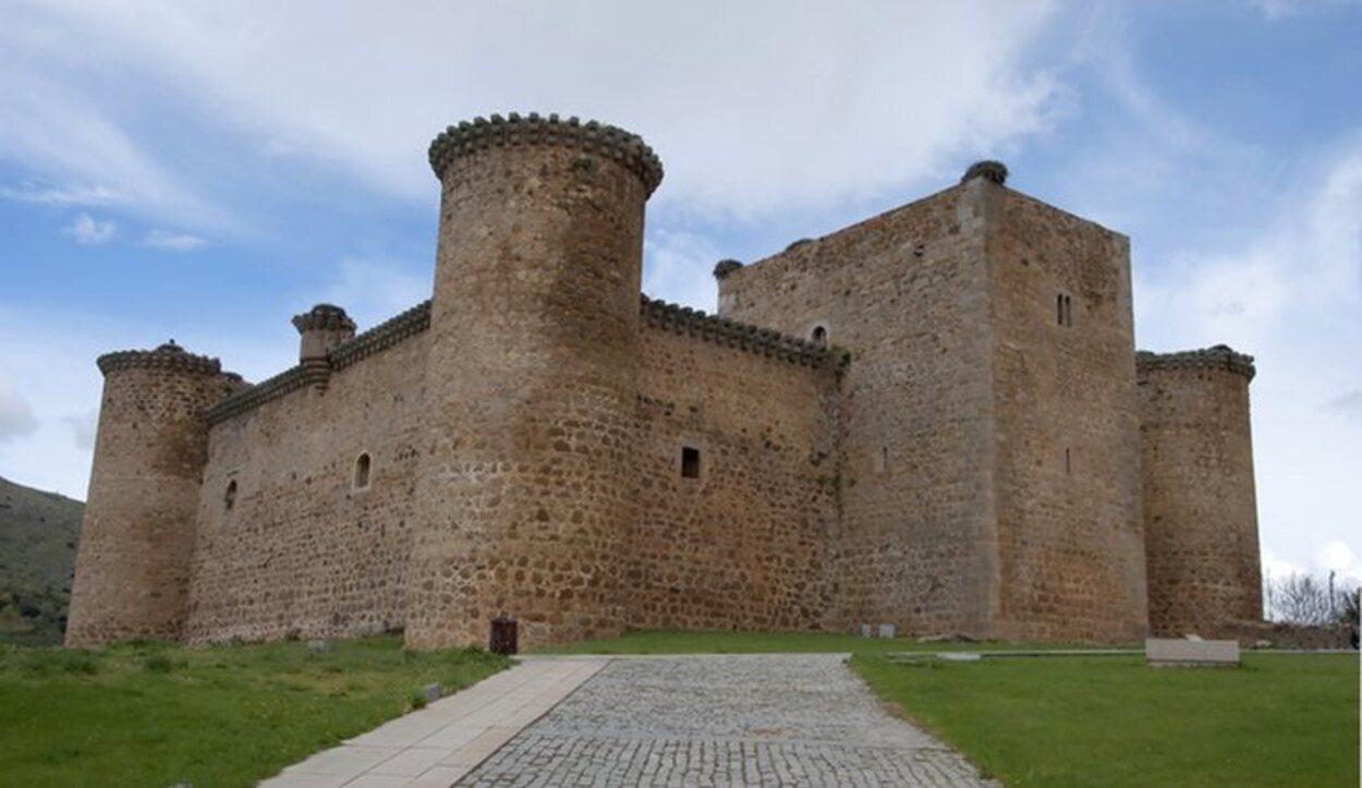 El Castillo de Valdecorneja se puede visitar todos los días del año