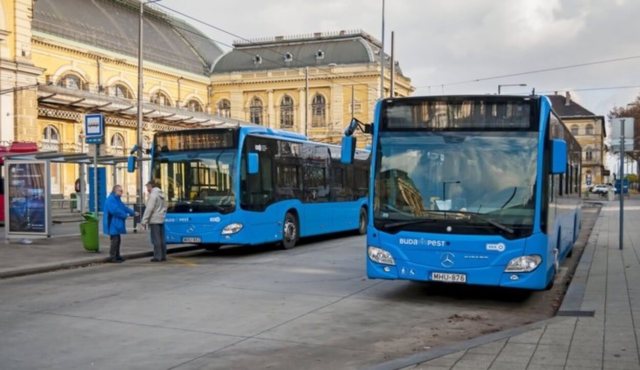 El autobús es el principal medio de transporte público para llegar al centro de Budapest