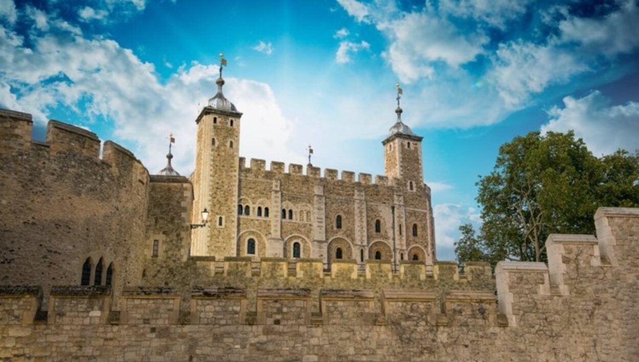 La Torre de Londres fue construida en 1066 y era utilizada como prisión