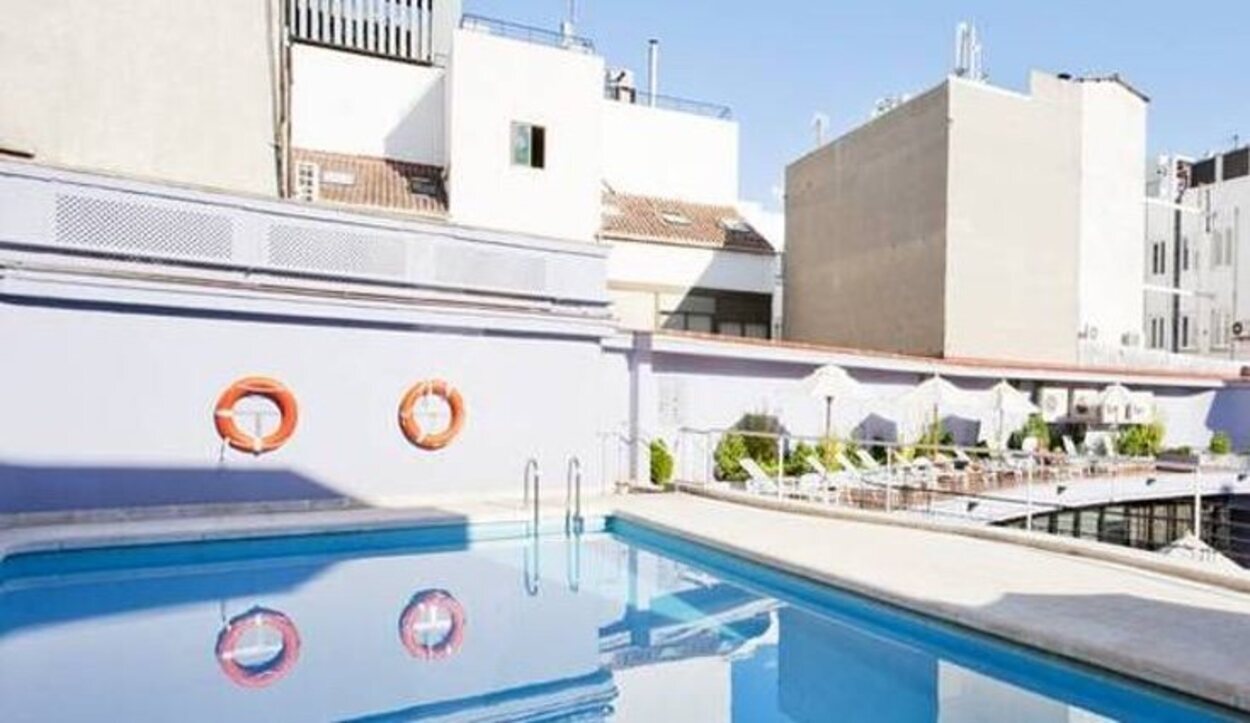 El Hotel NH Sanvy Colón tiene una enorme piscina en la azotea | Foto: NH Collection