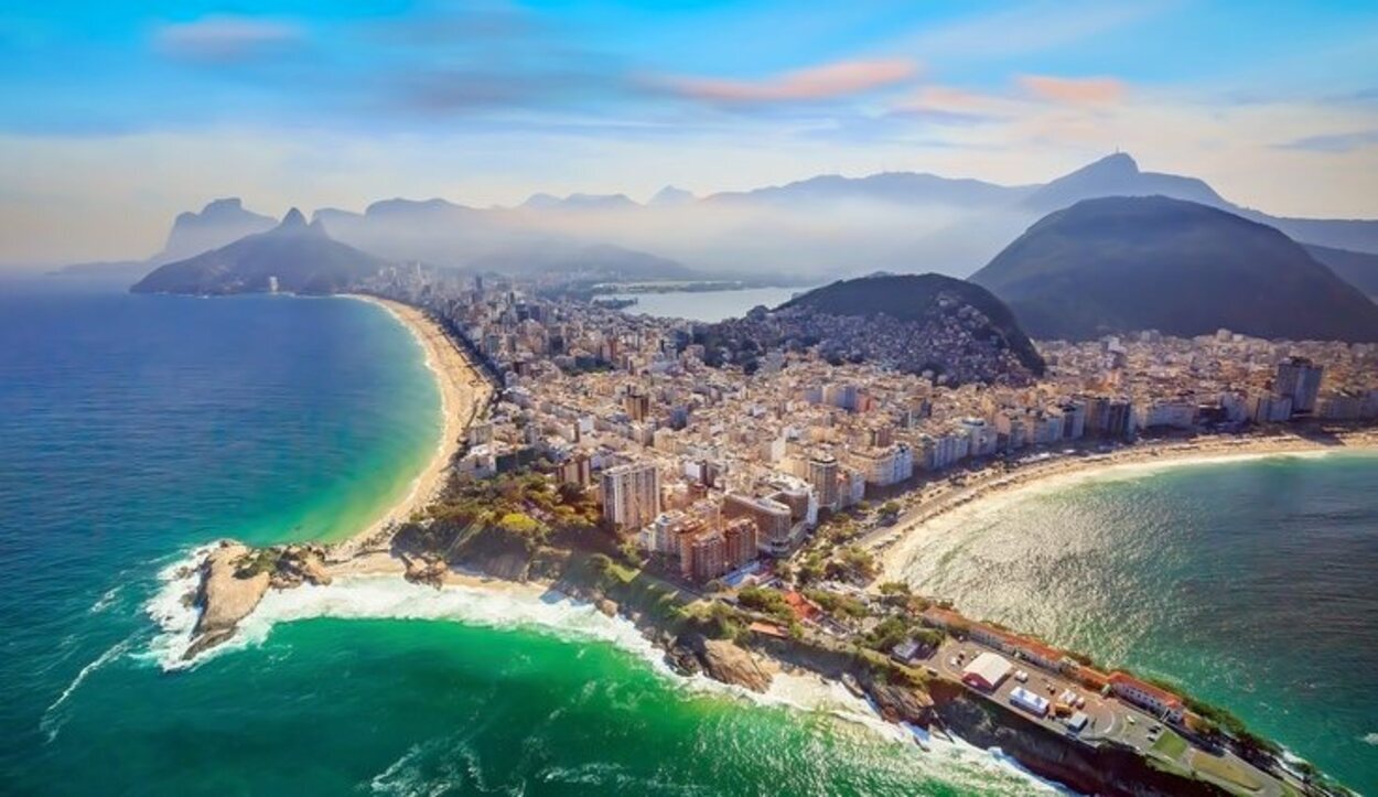 Vista aérea de las playas Copacabana e Ipanema