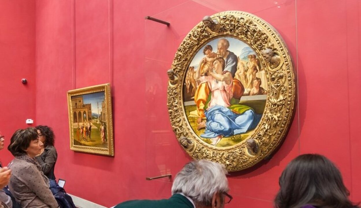 El Tondo Doni en la sala de Miguel Ángel de la Galería Uffizi