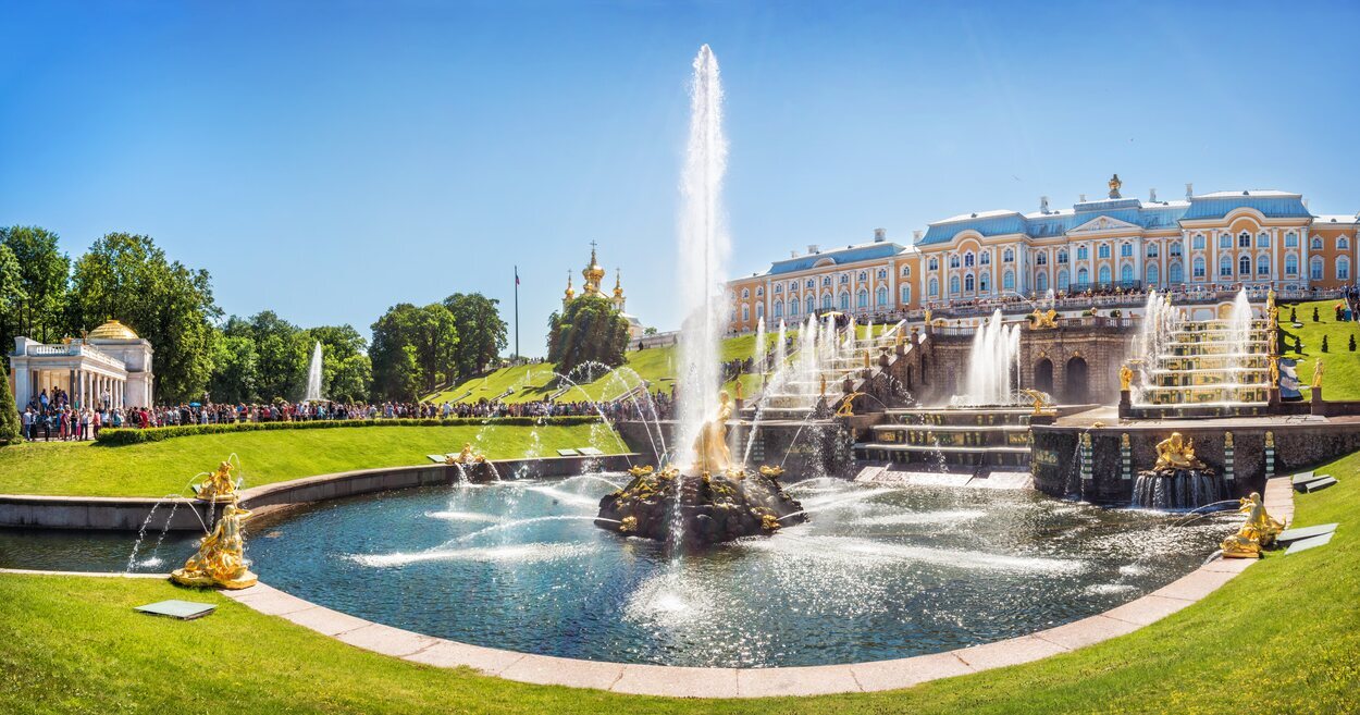 Una de las fuentes del Palacio de Peterhof