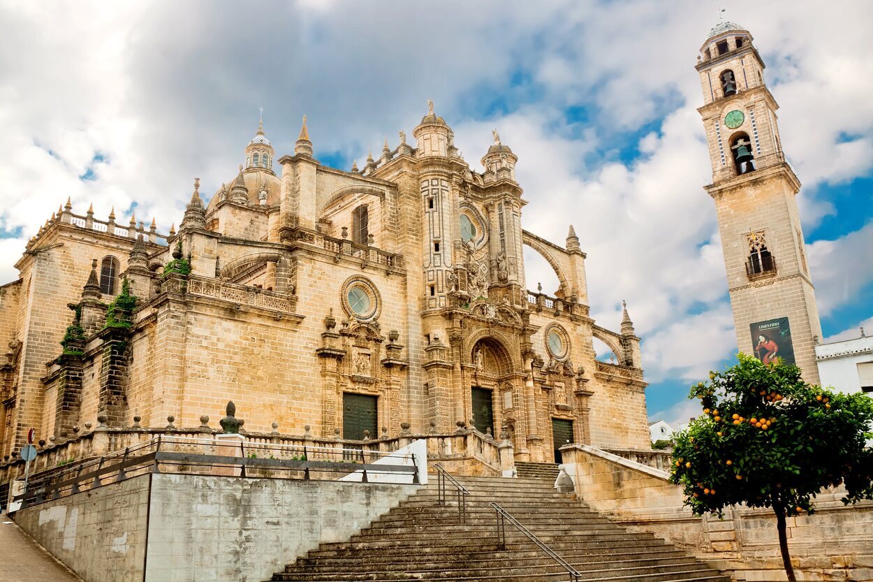 La catedral de Jerez de la Frontera fue construida gracias a una iglesia del S. XII