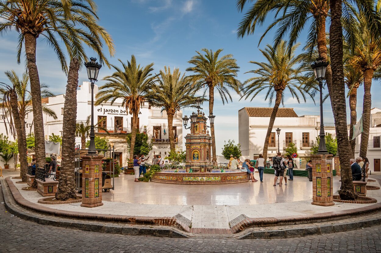 Vista de la Plaza de España de Vejer de la Frontera