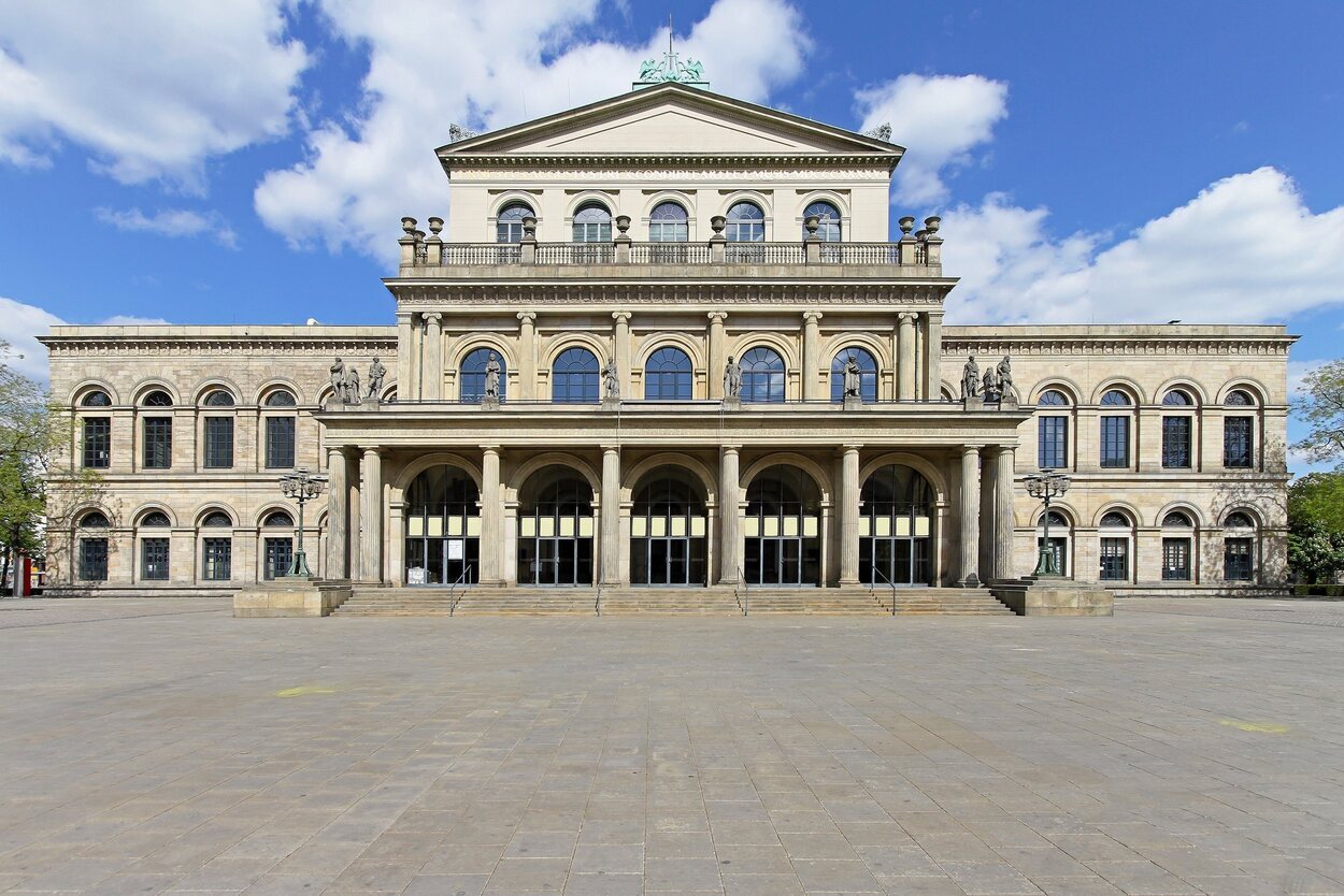Ópera de Hannover, uno de los primeros monumentos que se visitan en la 'Línea Roja'