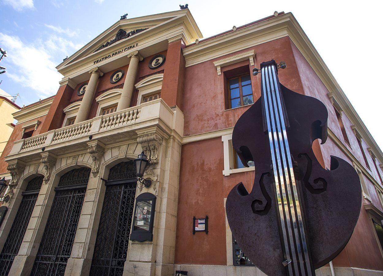 El Teatro Principal es un edificio neoclásico de Castellón de la Plana