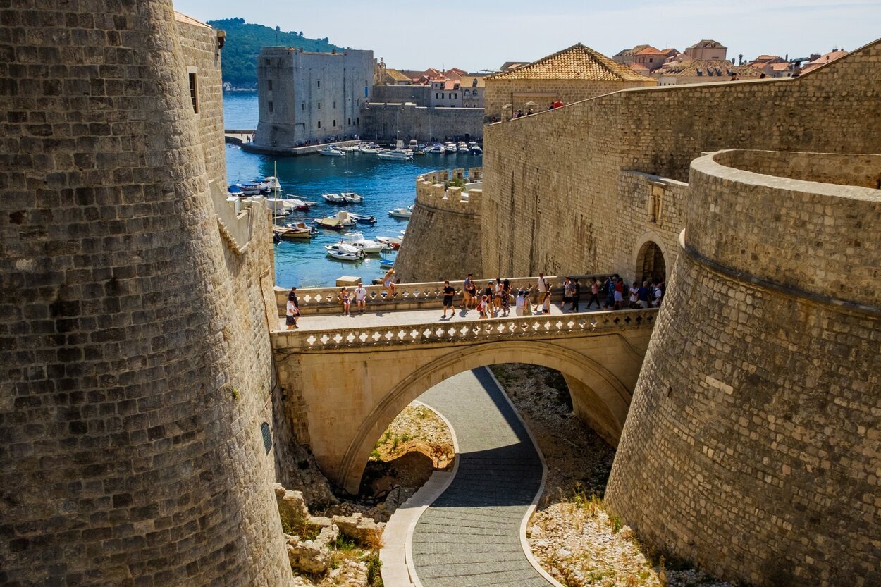 Un trozo de las fortalezas de Dubrovnik