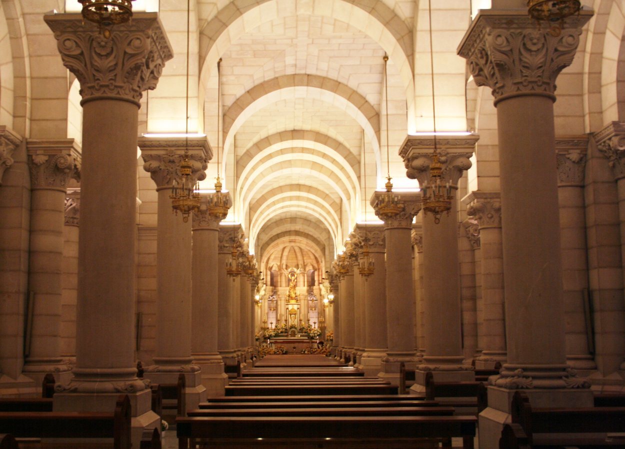 La Cripta de la Almudena está sostenida por más de 400 columnas