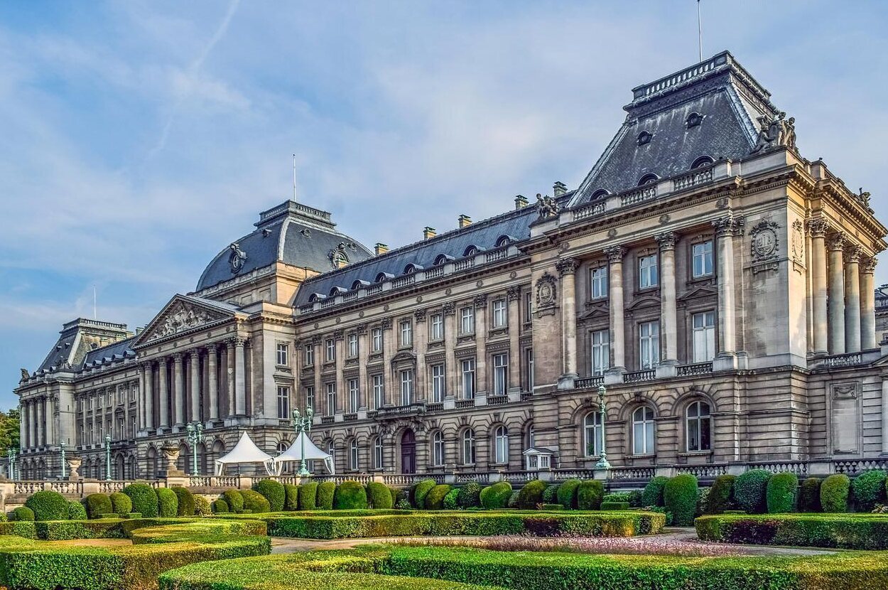 Fachada principal del Palacio Real de Bruselas, residencia oficial de la Familia Real belga