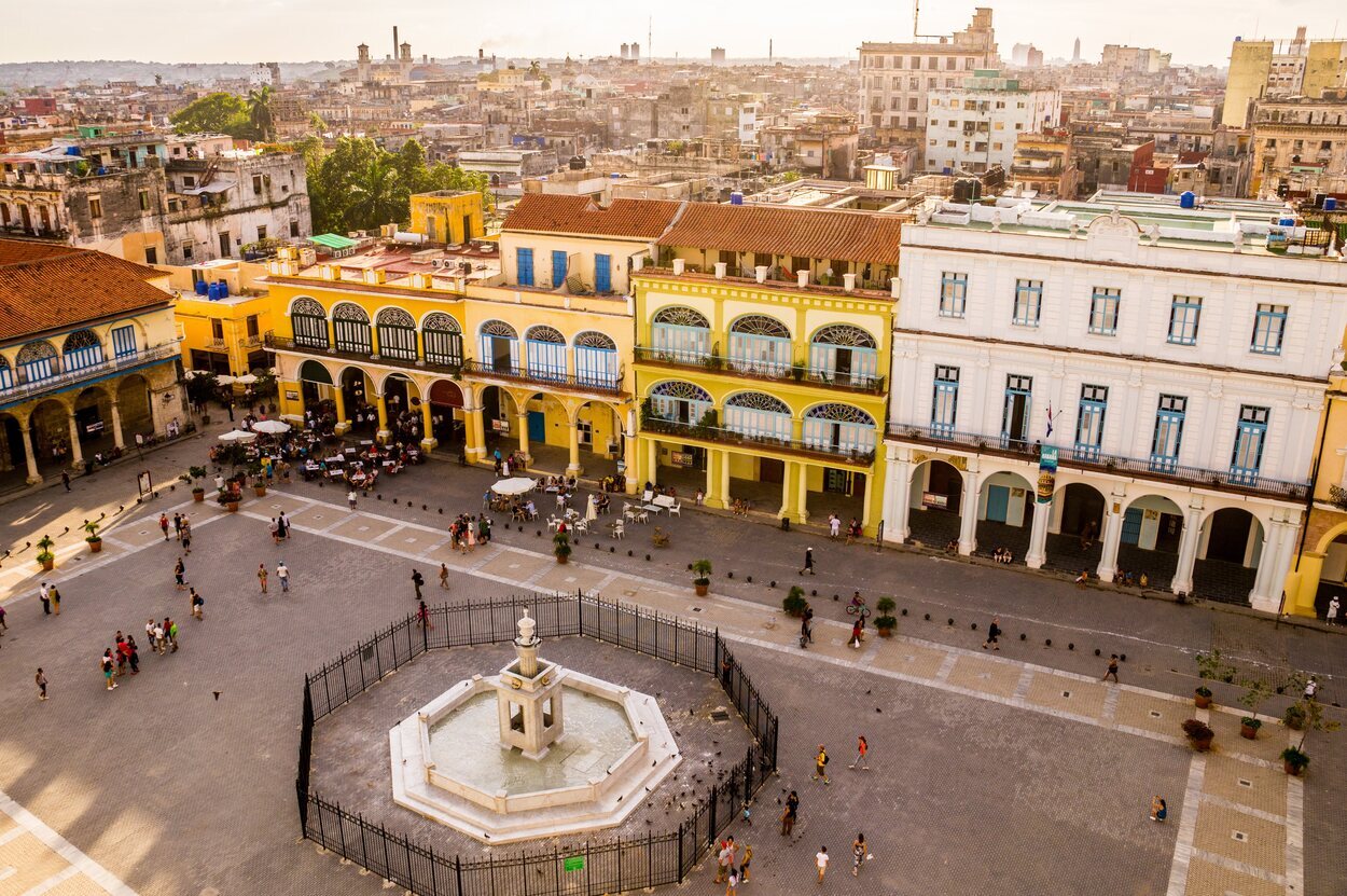 Plaza Vieja: una de las plazas más famosas de La Habana
