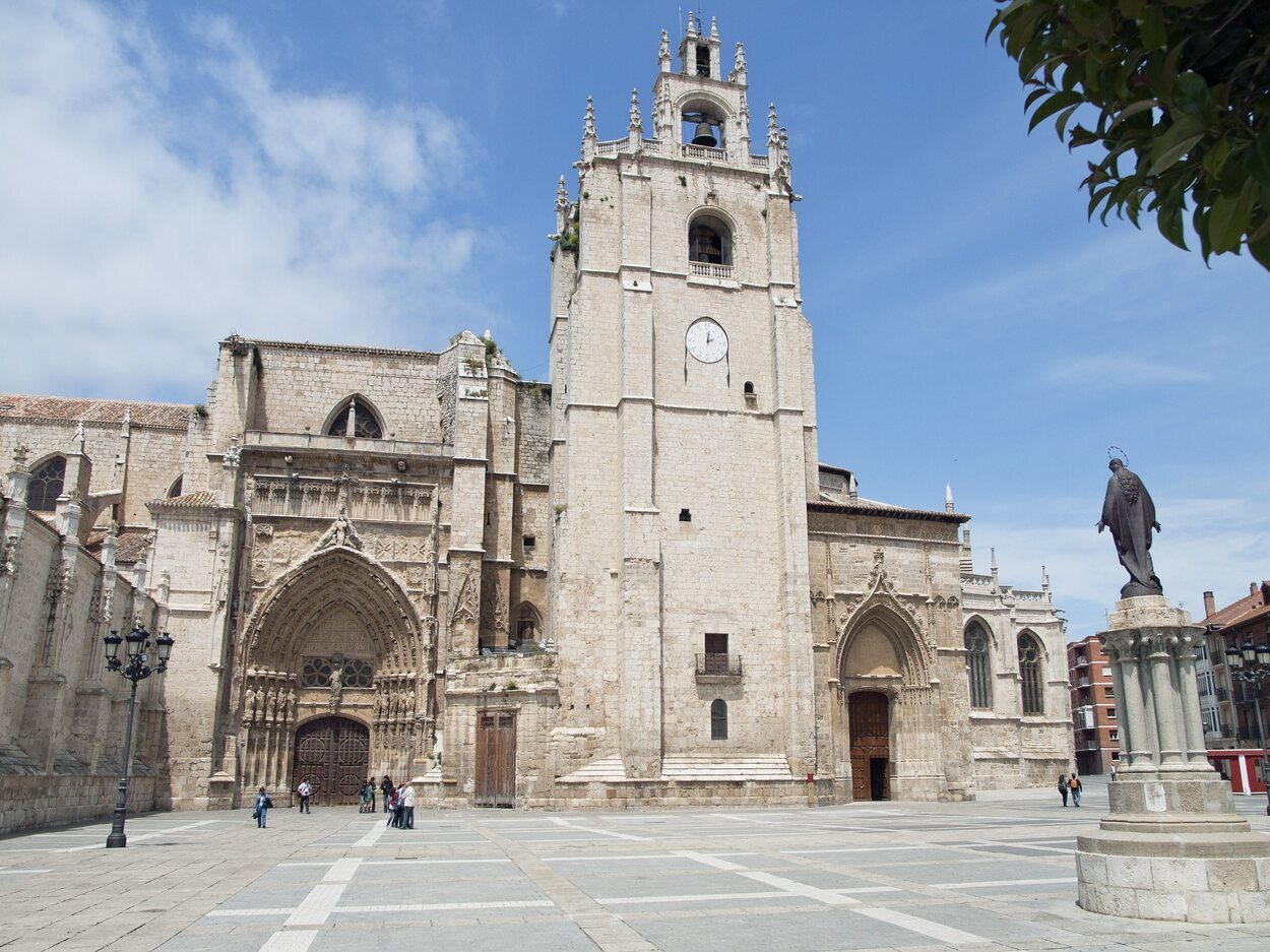 La catedral de Palencia tiene una arquitectura muy sobria