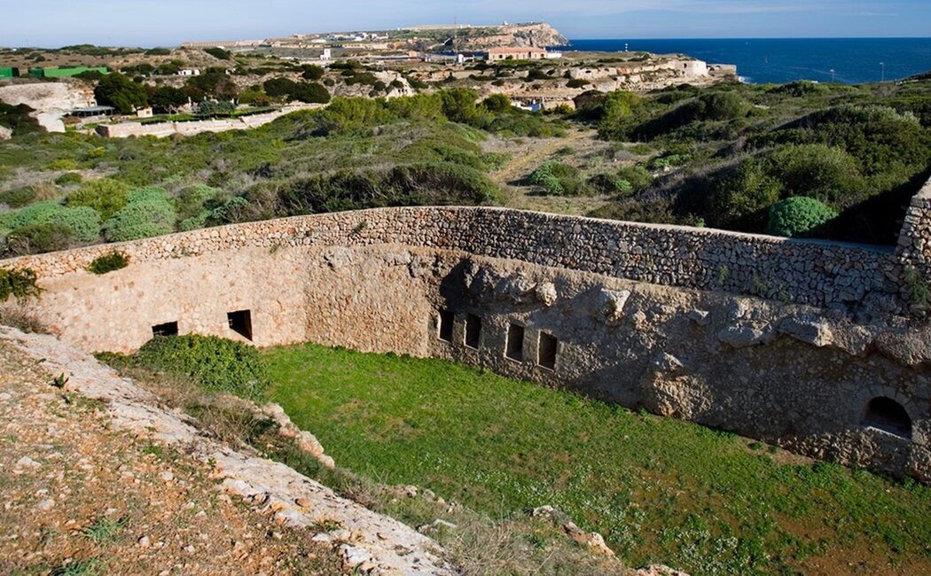 La Ruta Fortificada de Menorca: descubre la isla recorriendo castillos, fortalezas, torres y museos