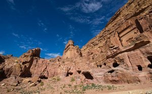 Qué ver, qué hacer y cómo llegar a Petra, una maravilla del mundo en Jordania
