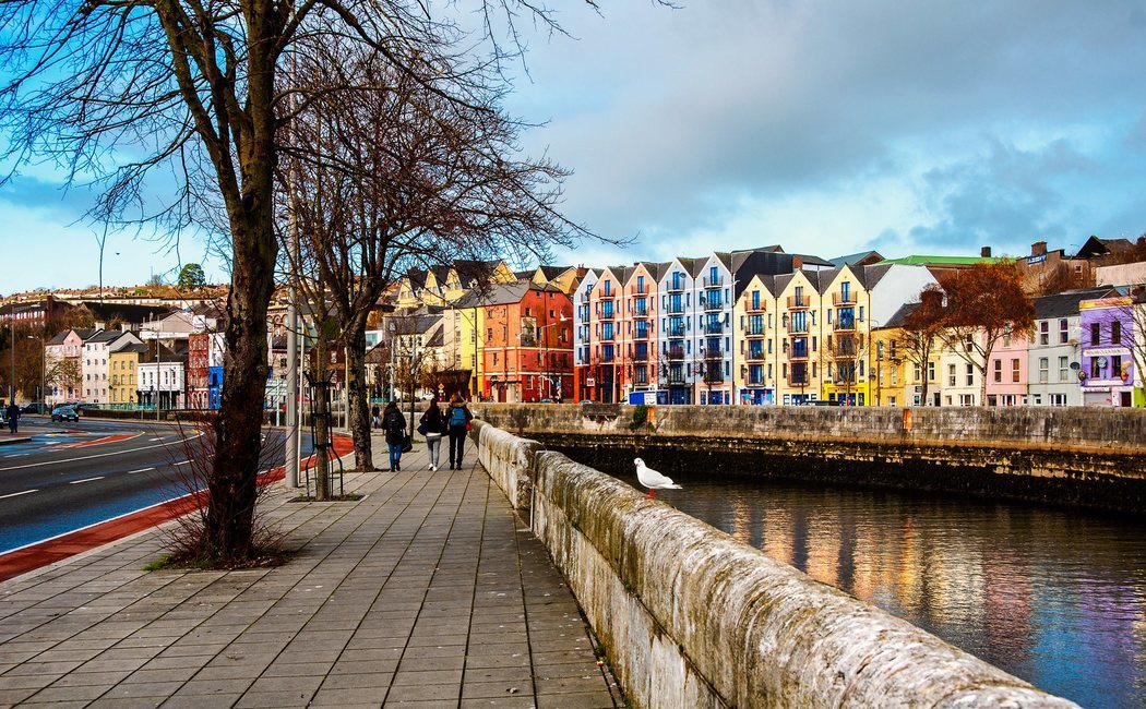 Descubre Cork, la ciudad irlandesa en medio del río Lee
