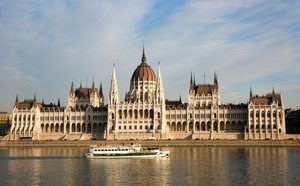 Todo lo que tienes que saber del Parlamento de Budapest: qué ver y cómo planear tu visita