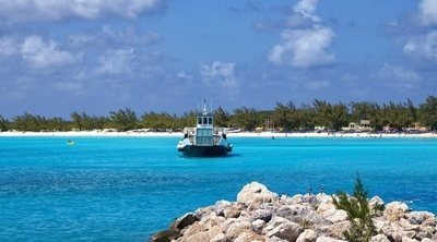 Así es San Salvador, la isla de Bahamas llena de secretos que descubrió Cristobal Colón